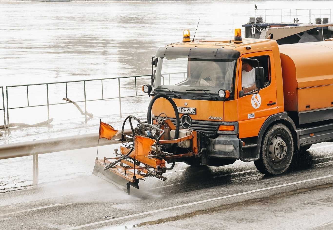 Megnyitották a budapesti rakpartokat, de maradnak korlátozások a közlekedésben