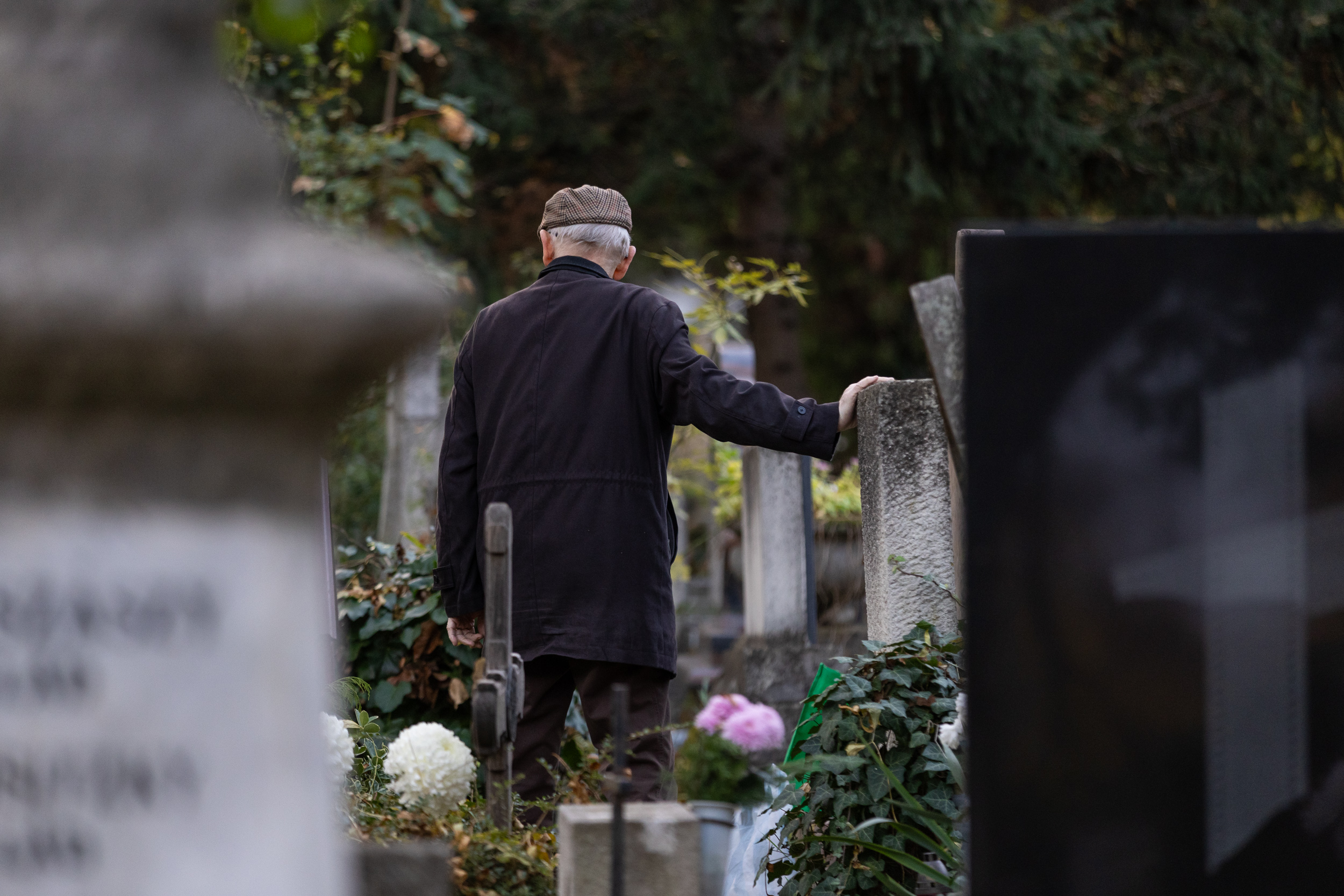 Fotókon a Farkasréti temető, ahol mindenszentek és halottak napja előtt már rengeteg gyertya ég