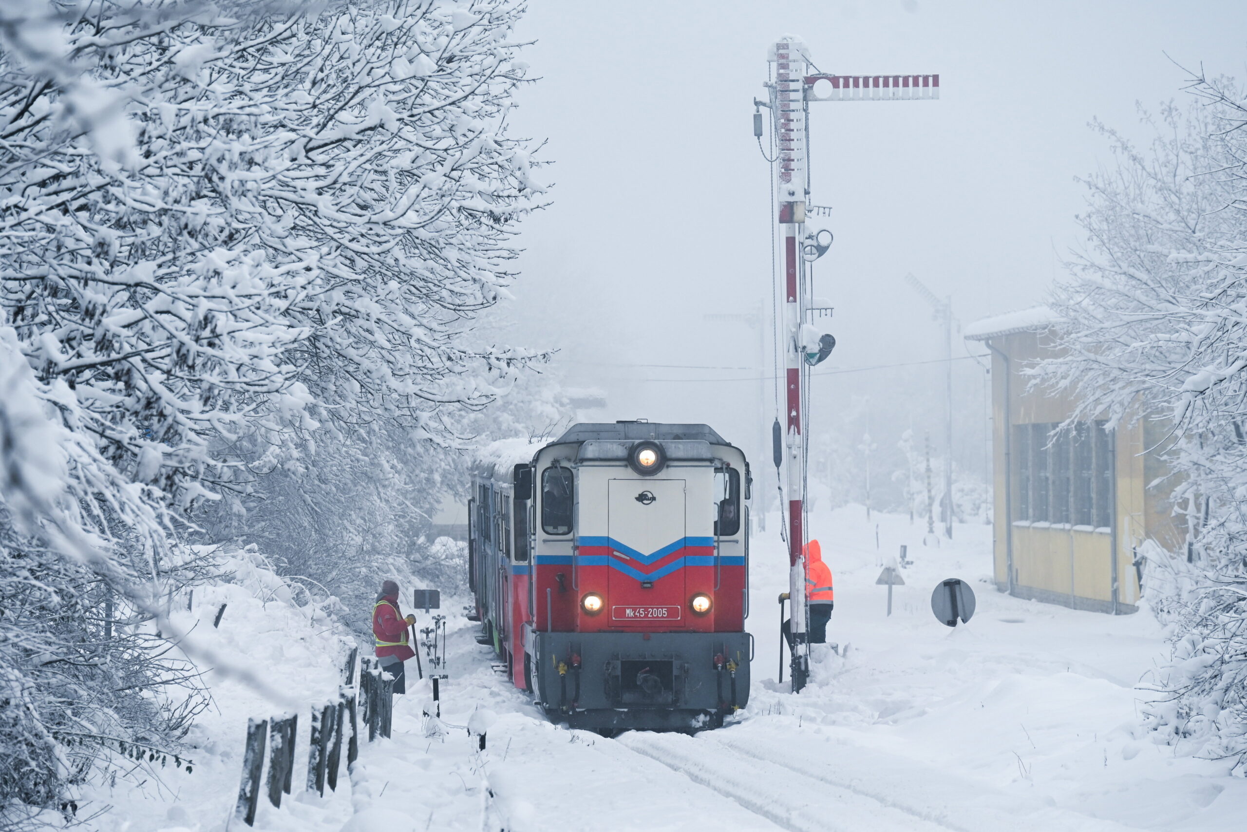 Négy és félórás késéssel érkezett Miskolcra a Tokaj InterCity