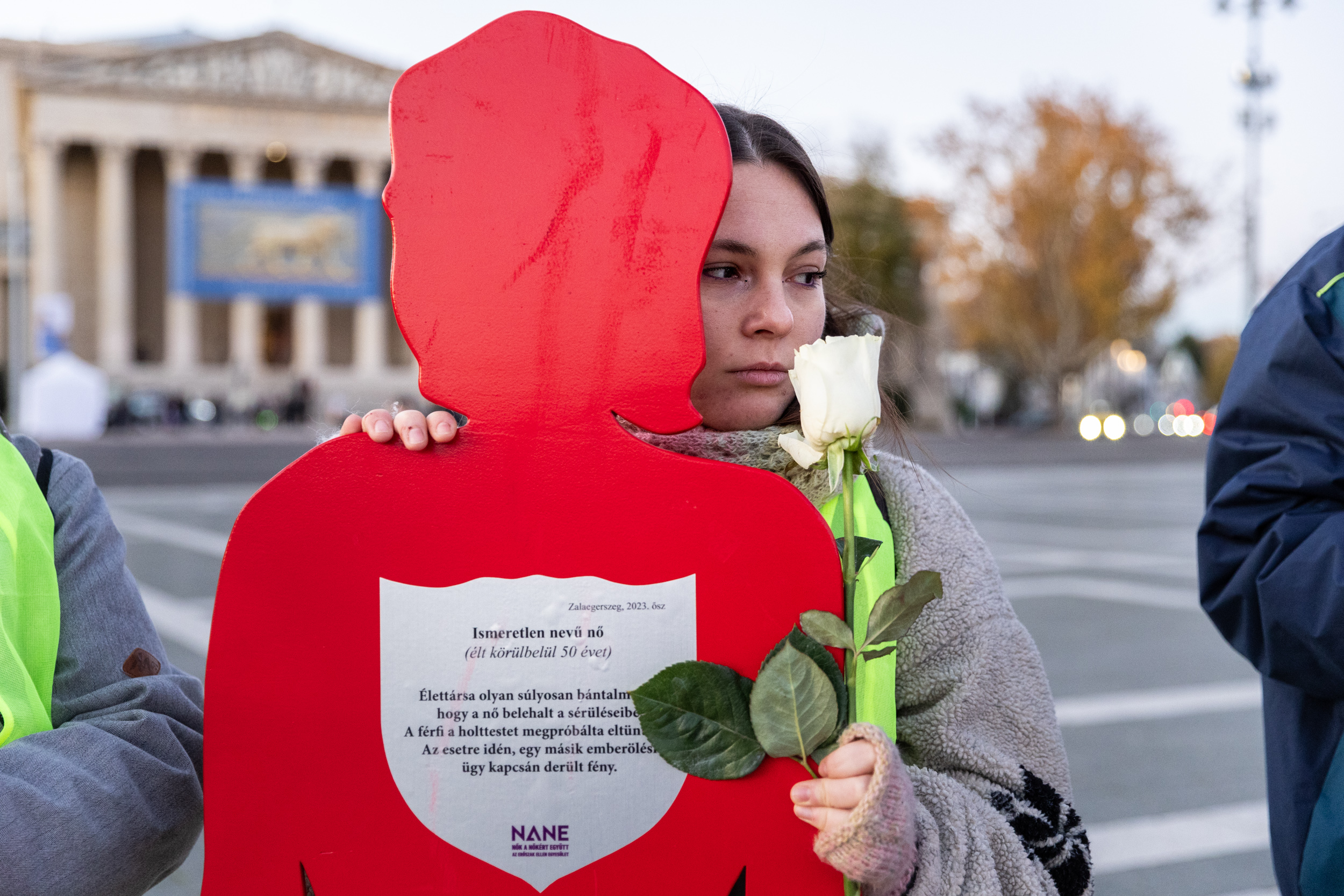 Megrázó fotókon a Néma Tanúk Felvonulása: „Ha vér folyik, már rég késő”