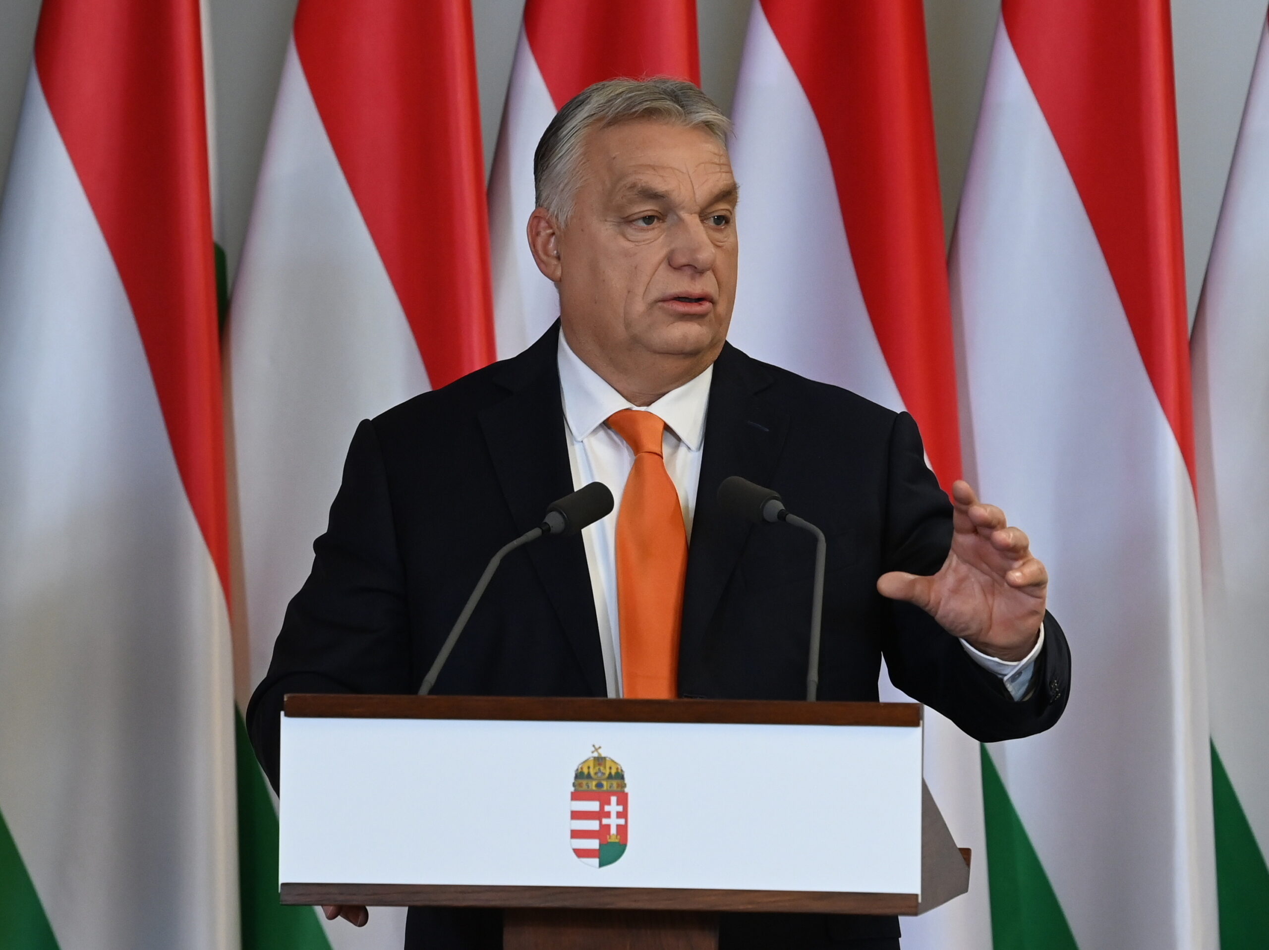 Orbán Viktor: Hattyúdal vár egy miniszterre, egy másikra pedig szép nyitány