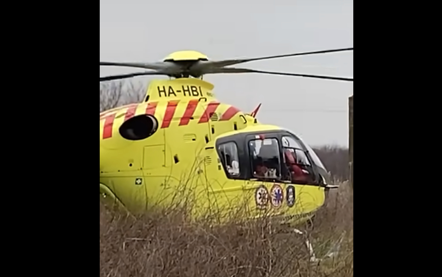 Egy csecsemőhöz kellett mentőhelikoptert riasztani Nádudvarra - videó!